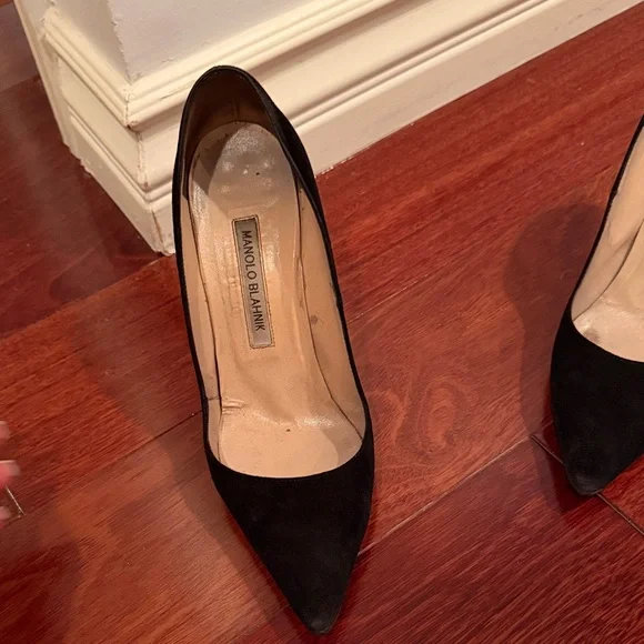 Classic Black Pointed-Toe Stiletto Pumps - Picture 4 of 6